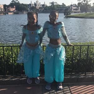 Meet your Posher, Twana